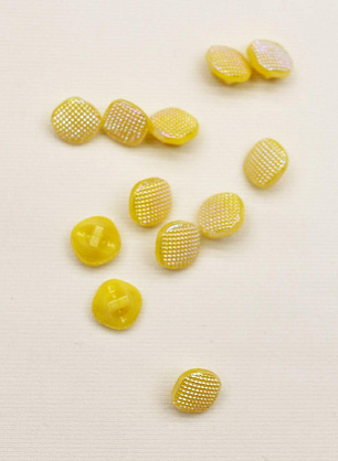 Пуговица квадратная стеклянная на ножке d-10мм желтая с напылением - итальянские ткани Тессутидея F-6608