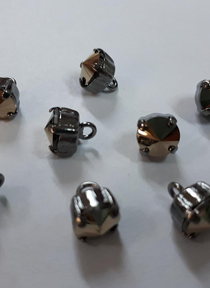 Пуговица металл никель на ножке d-8мм с желтым стразом Swarovski - итальянские ткани Тессутидея F-4136