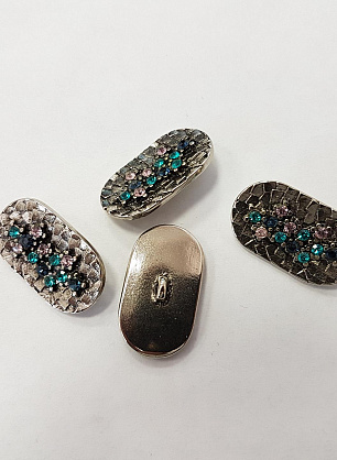 Пуговица на ножке овальная металл, разноцветные стразы Swarovski  - итальянские ткани Тессутидея F-2165